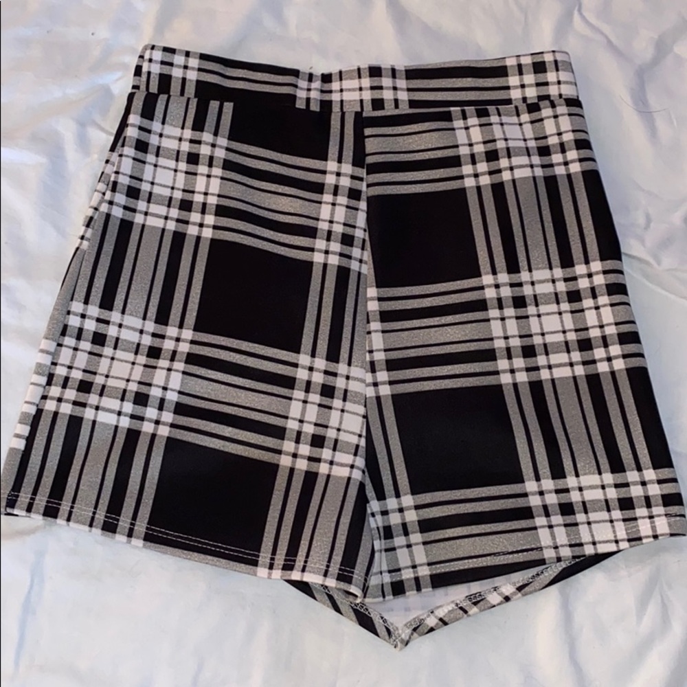 Skort - Picture 2 of 2